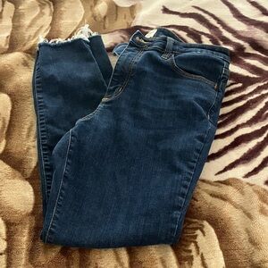 Universal Thread Dark Blue Ankle Crop Jeans with Frayed Hem Size 12R